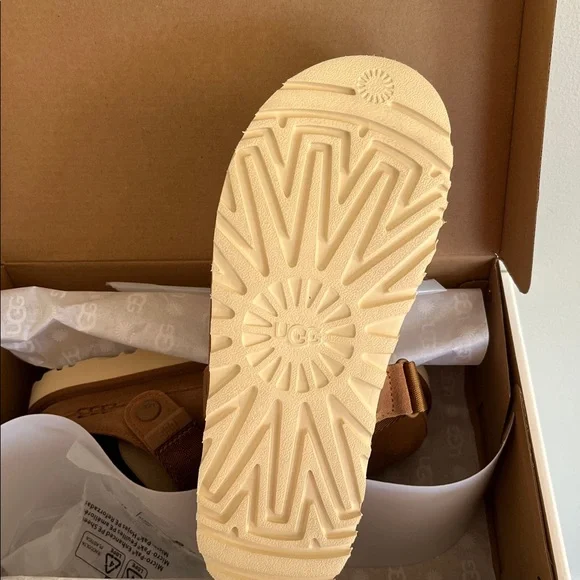 UGG® Goldenstar Clogs - Picture 6 of 8